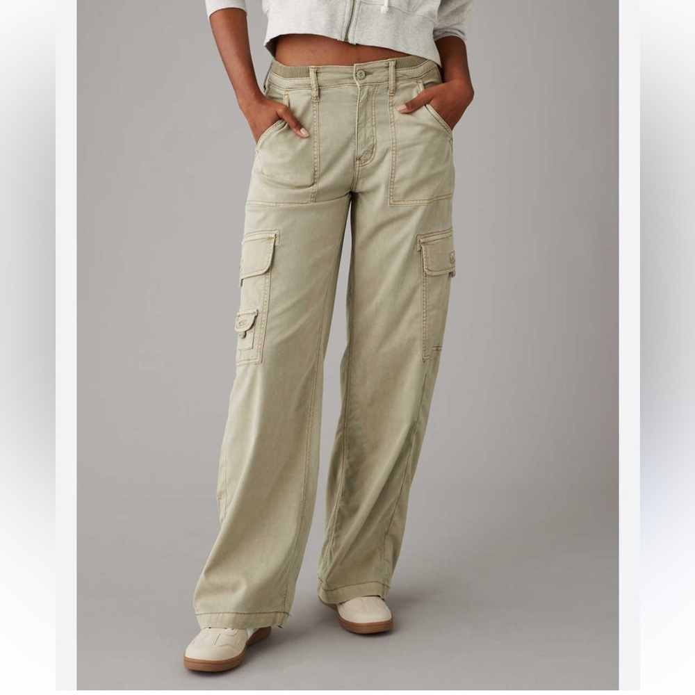 American Eagle Outfitters Tan Cargo Pants Relaxed Fit size 00 new with tags